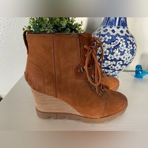 Sorel Joan Uptown Lace Boots Bootie 10.5 Brown leather Wedge Platform